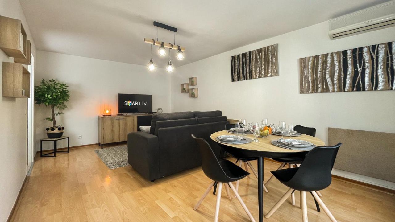 HOMEY WOOD - New - Appartement avec une chambre - Parking privé gratuit - Balcon privé - A 5 min de la gare pour rejoindre Genève Annemasse Esterno foto